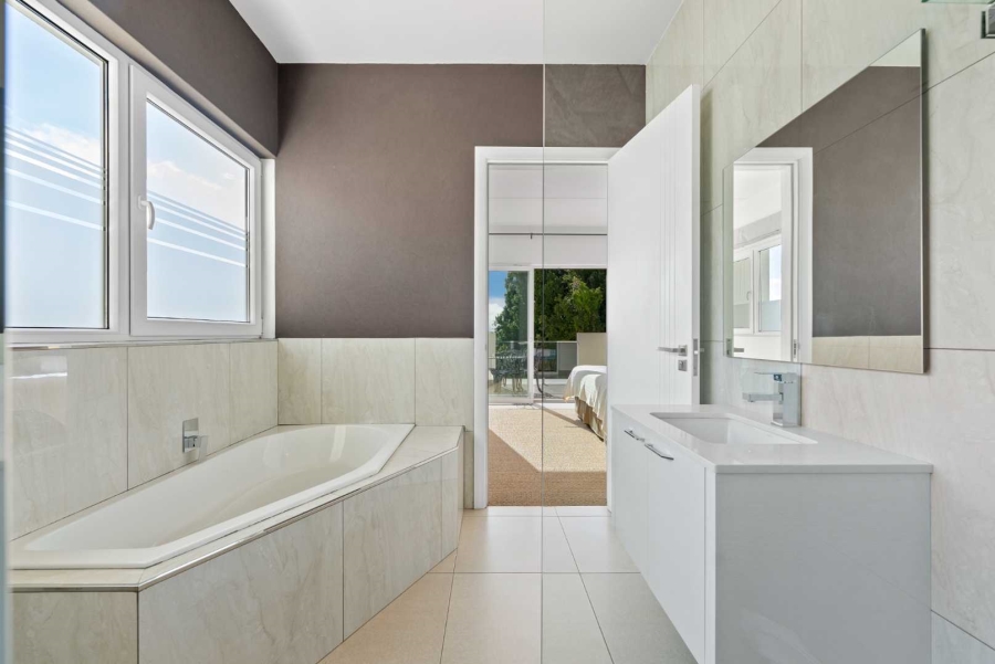 6 Bedroom Property for Sale in Claremont Upper Western Cape